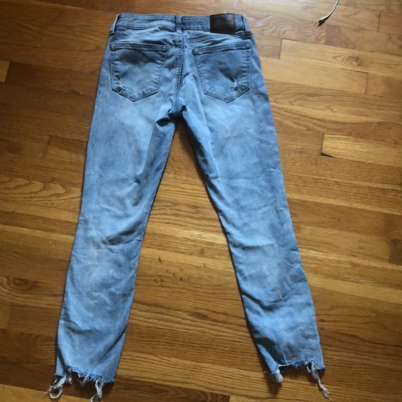 Lucky Brand light wash skinny jeans - Picture 2 of 4